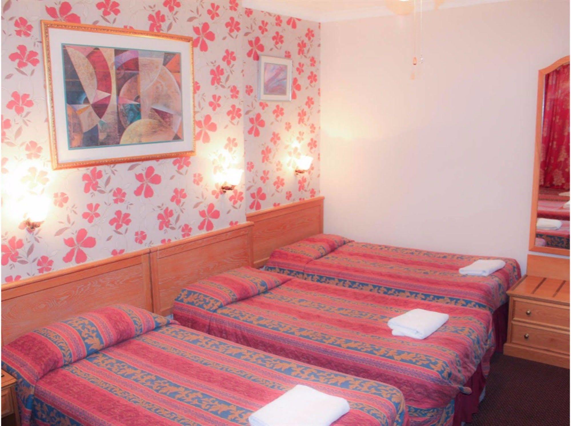Lampton Guest House Hounslow Bagian luar foto