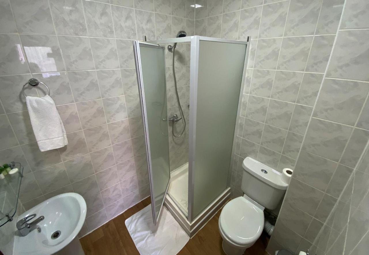 Lampton Guest House Hounslow Bagian luar foto